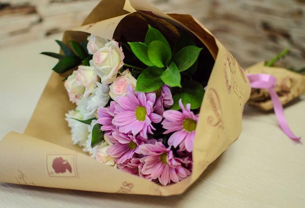 Букет цветов из: Розы и Хризантемы в Новый