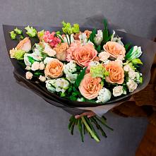 Букет цветов из:  Розы, Лизиантусы и Альстромерии #REPLACE_PRED# Новый