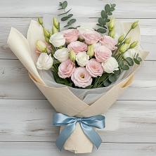 Букет цветов из:  Лизиантусы в Новый