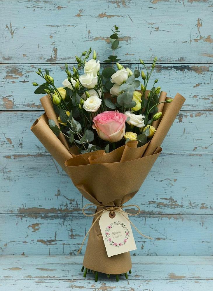 Букет цветов из: Розы и Лизиантусы в Новый