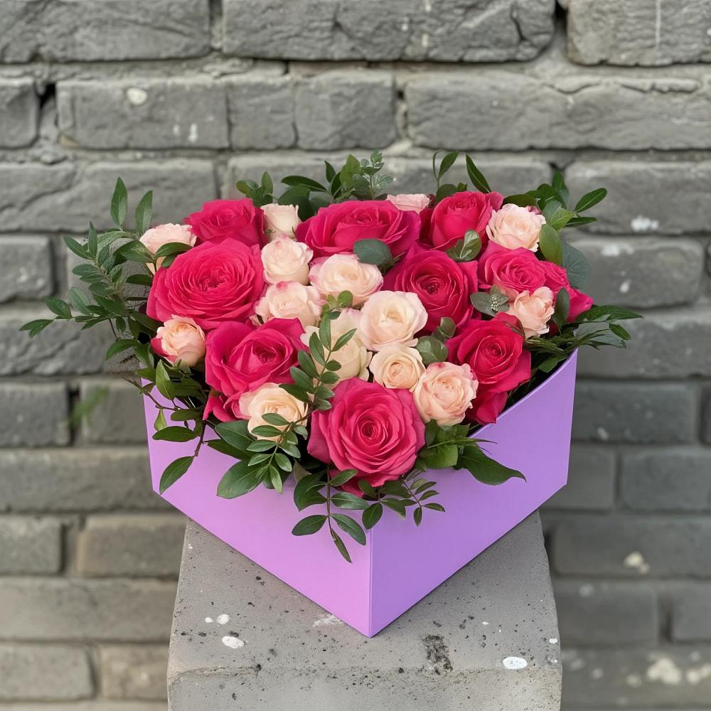 Цветочная композиция из Розы в коробке в Новый