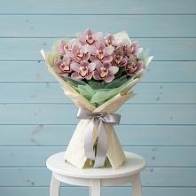 Букет цветов из:  Орхидеи и Розы в Новый