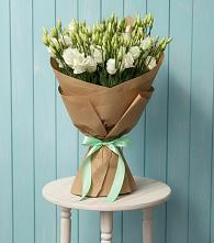 Букет цветов из:  Лизиантусы в Новый