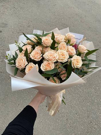 Букет Кремовые розы Латте в Новый