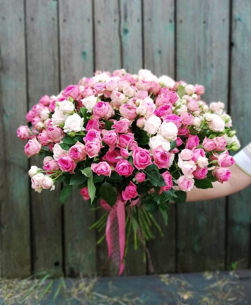 Букет Розовые кустовые розы Натали и Лав Лидия в Новый