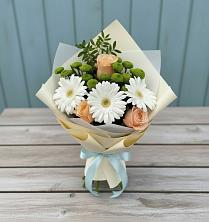 Букет цветов из:  Герберы, Розы и Хризантемы в Новый