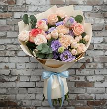 Букет цветов из:  Розы, Лизиантусы и Гвоздики в Новый