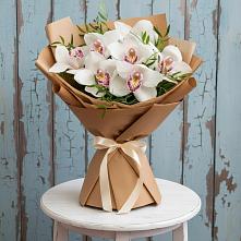 Букет цветов из:  Орхидеи и Розы в Новый