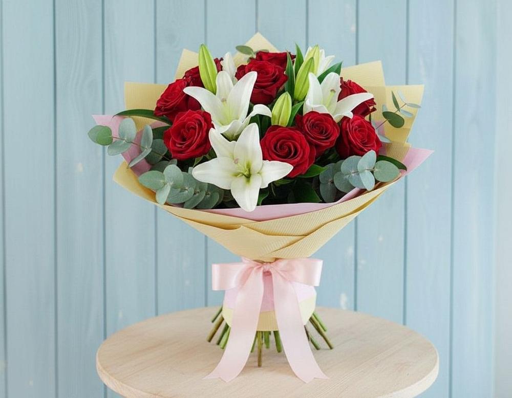 Букет цветов из: Лилии и Розы в Новый